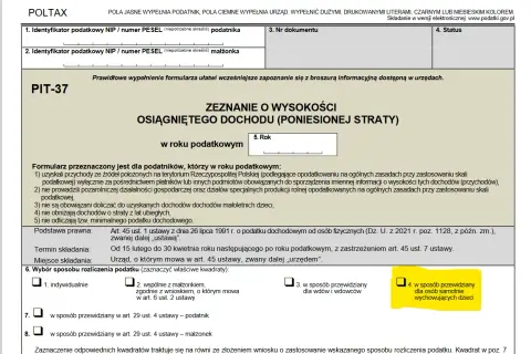 Formularz PIT-37, sekcja wyboru sposobu rozliczenia podatku. Zaznaczono opcję "dla osób samotnie wychowujących dzieci", co jest przykładem rozliczenia osoby samotnie wychowującej dziecko.