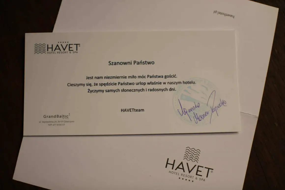 List powitalny od HAVET Hotel Resort & Spa, zawierający życzenia udanego pobytu. To jak wzór listu motywacyjnego, ale dla gości hotelowych.